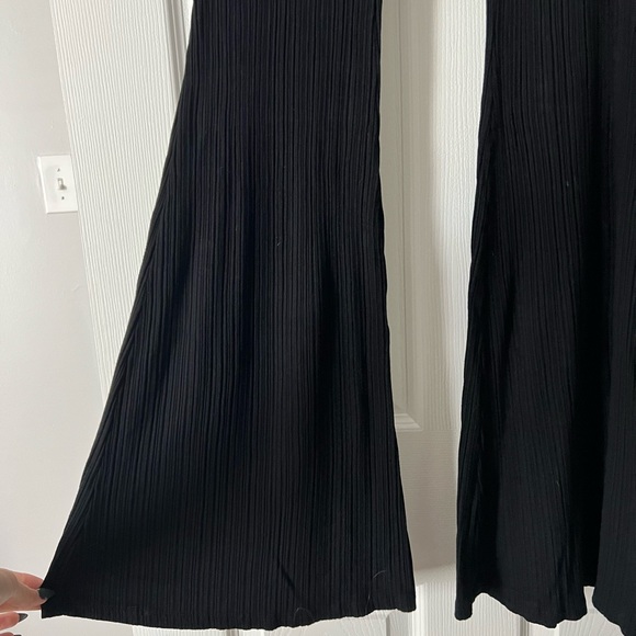 Bershka Textured Flare Yoga Pants - Picture 2 of 4